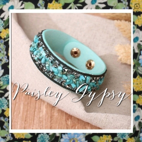 - Rhinestone Decorative Band Bracelet On PU Leather - Picture 2 of 4